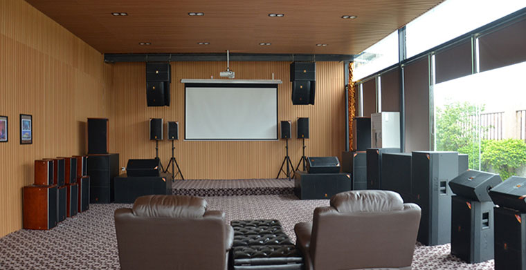 Various layout methods, characteristics and applications of speakers